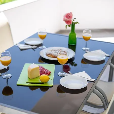 Apartament Lucija *